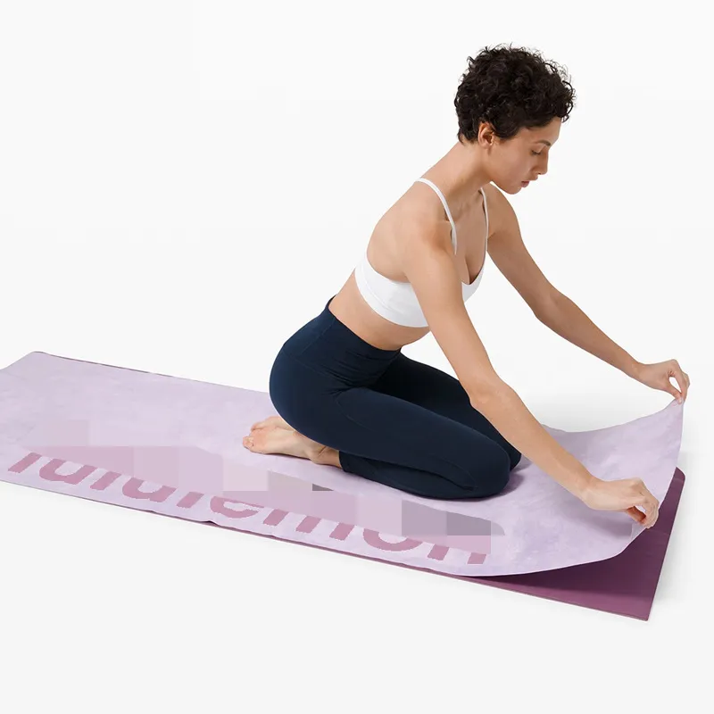 Yoga dekens paarse letters handdoek zweet-absorberende niet-slip grote sportfitness handdoek
