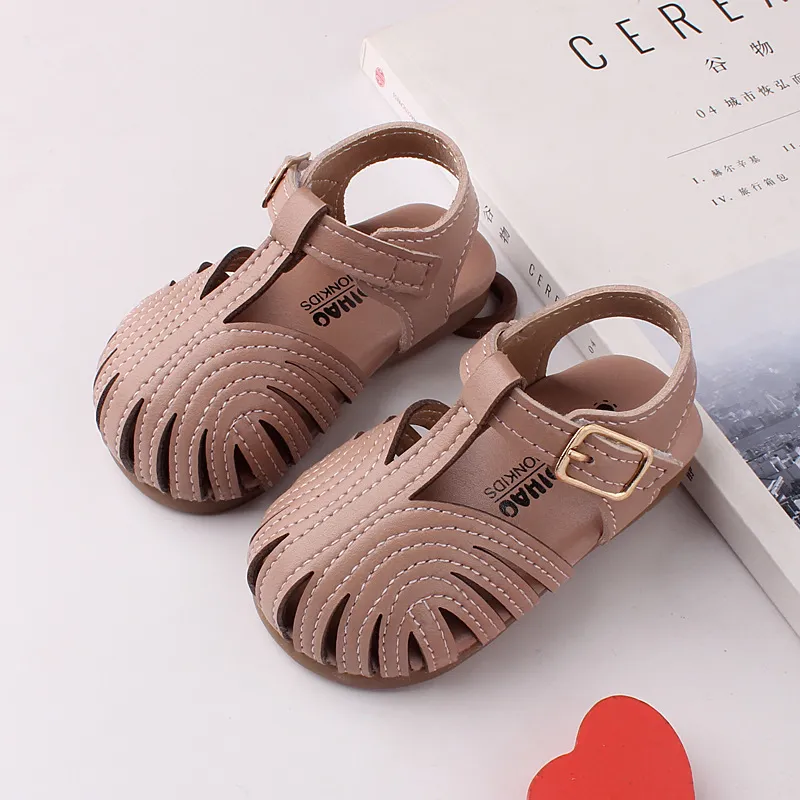 Sandalen voor babymeisjes zomer schattige uitsparingen ademende peuters schoenen zachte stoute ronde teen first walkers strand sandalen 220527