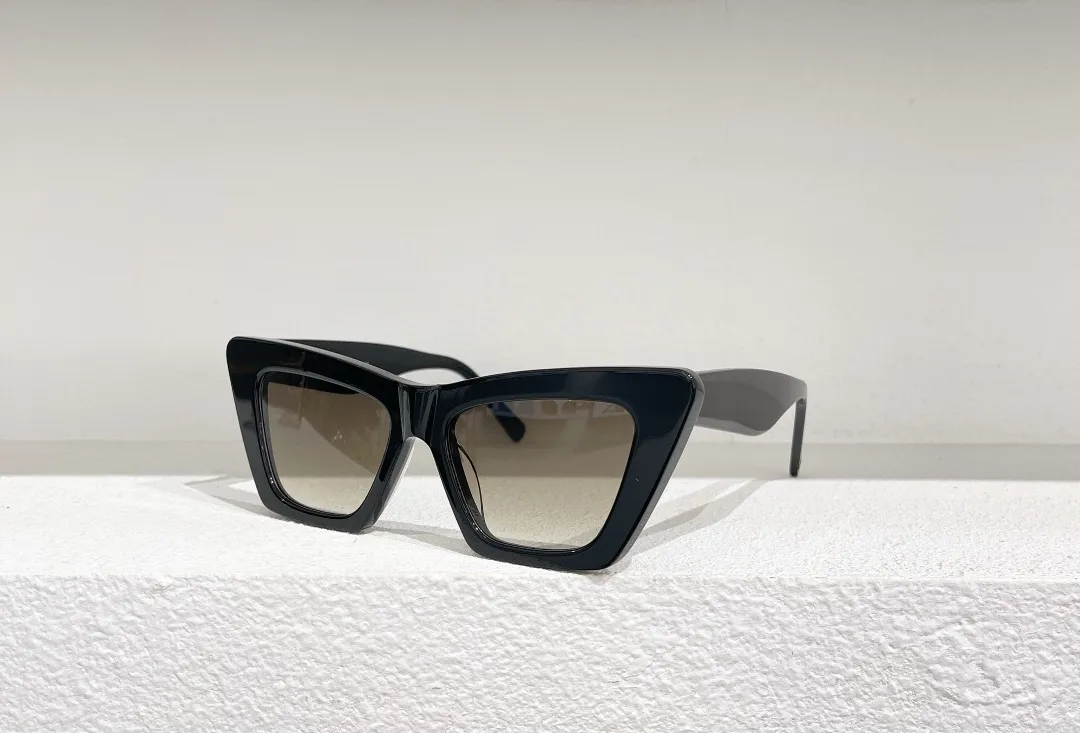 Luxe ontwerper vol frame zonnebril dames vlinder vintage letter printglazen elegante stijl UV -bescherming z1723e sungglass l