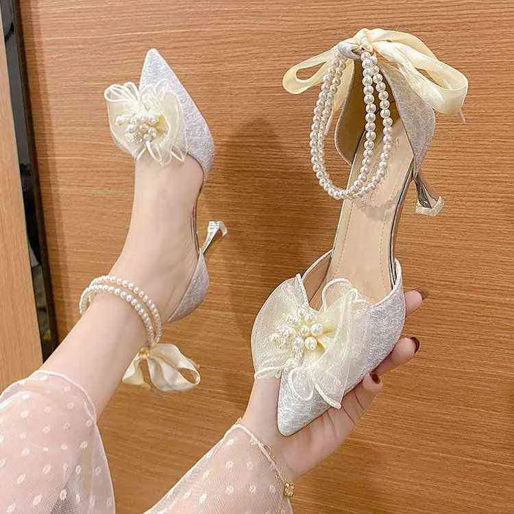 Vita pärlor bågskor för kvinnliga sandaler 5 cm ny sommar fairy vind pekade rosa högklackade slips chunky häl bröllop skor g220527