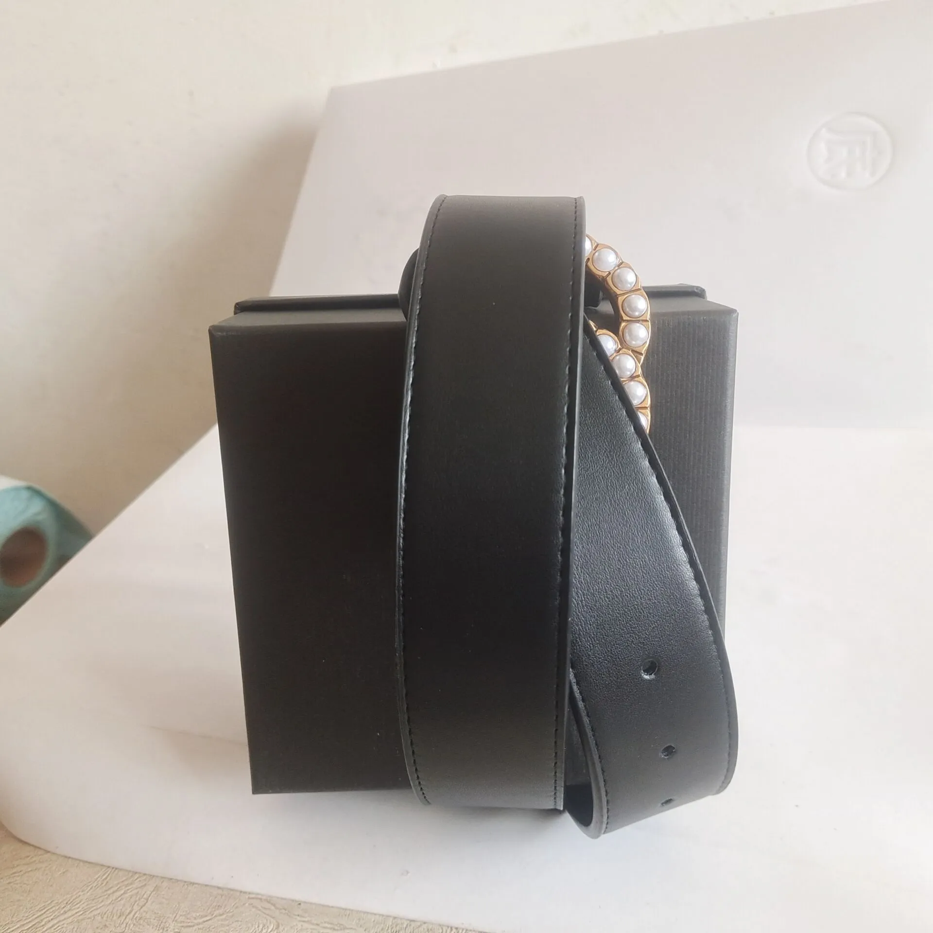 211 Moda donna uomo Designer Cinture in pelle nera fibbia in bronzo classica cintura casual con perle larghezza 3/8 cm con scatola254D