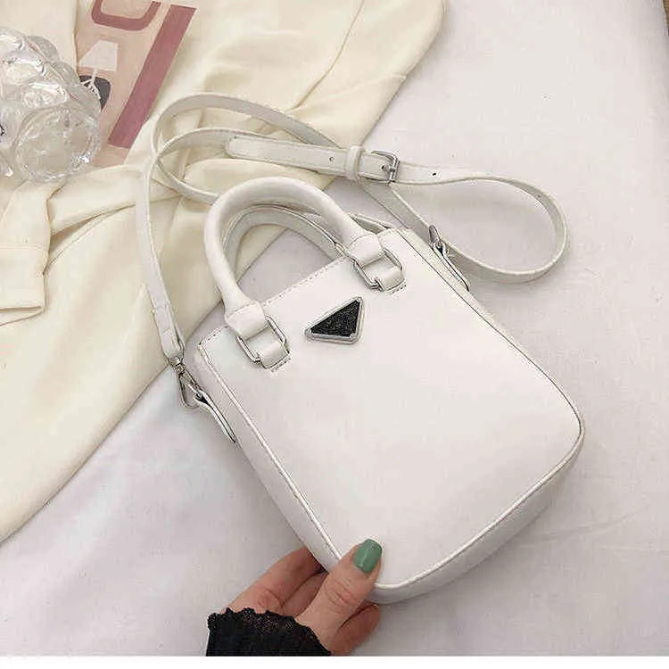 Bags 2022 new lychee pattern bag leisure Tote Bag Vintage Single Shoulder Messenger portable female