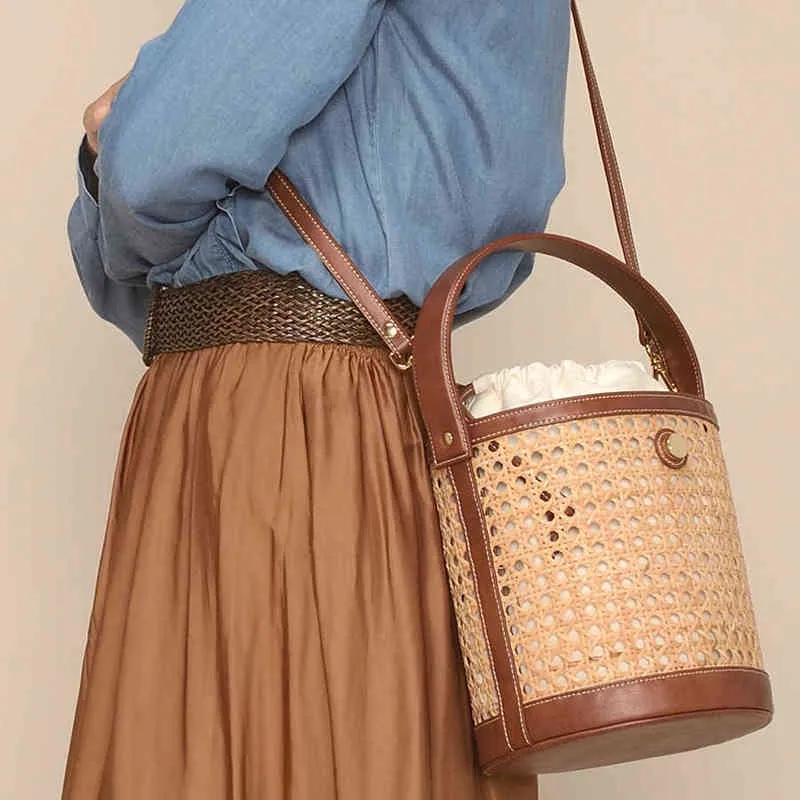 Boodschappentassen ontwerper rotan ronde mand tas voor vrouwen grote schoudertassen merk strand holle emmer tassen vrouwelijke shopper handtassen 220412