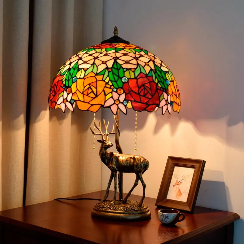 Candeeiros de mesa Art Deco E27 LED Tiffany Deer Resin Iron Glass Lamp LED Light Table Lamp Desk Lamp para BedroomTable207v