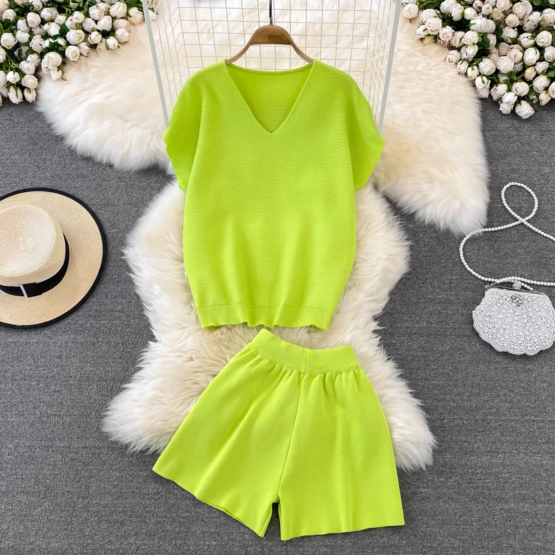 Casual Fashion Sticke Shorts Suit Female Solid Vneck Loose Sweater Top High midje Shorts Set Tracksuit Women 220613