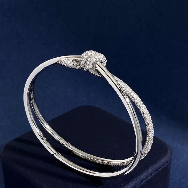 Nieuw ontworpen Bangle knoop touw volledige diamanten Hanger dames ketting luxe geknoopt kruis diamanten knoop damesketting bracel276Z