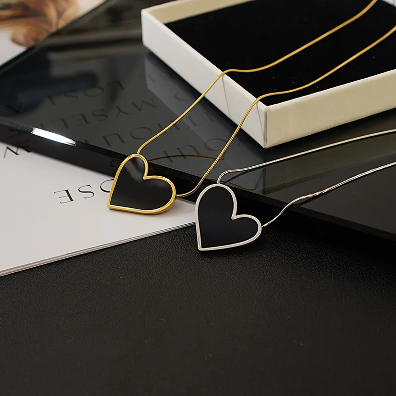 Enamel Heart Necklaces Snake Chain Titanium Steel Love Charm Pendant Necklace Women Fashion Simple Gold Silver Designer Choker Jewelry