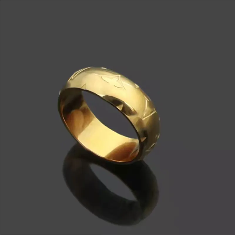 Mode Nouveau Band Hommes Femmes Designer Anneaux 18K Plaqué Or En Acier Inoxydable Midi Anneaux Couples De Luxe Européens Et Américains Weddin324O