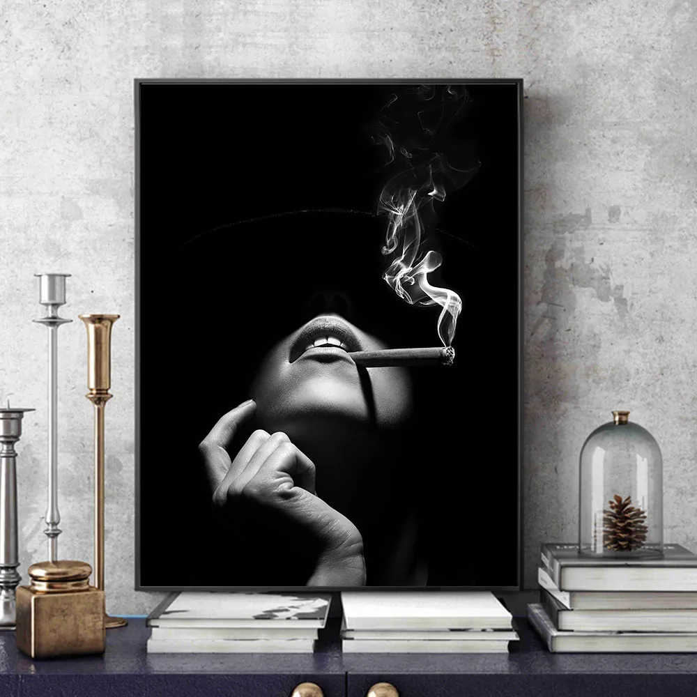 Elegante signora Wall Art Canvas Painting Poster e stampe Smoking Cigar Women Picture Canvas Art la decorazione domestica del soggiorno