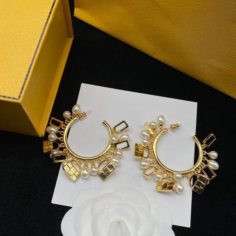 Orecchini bracciale di design gioielli di lusso da donna Cerchi di perle Bracciale rigido in oro F con scatola 2022