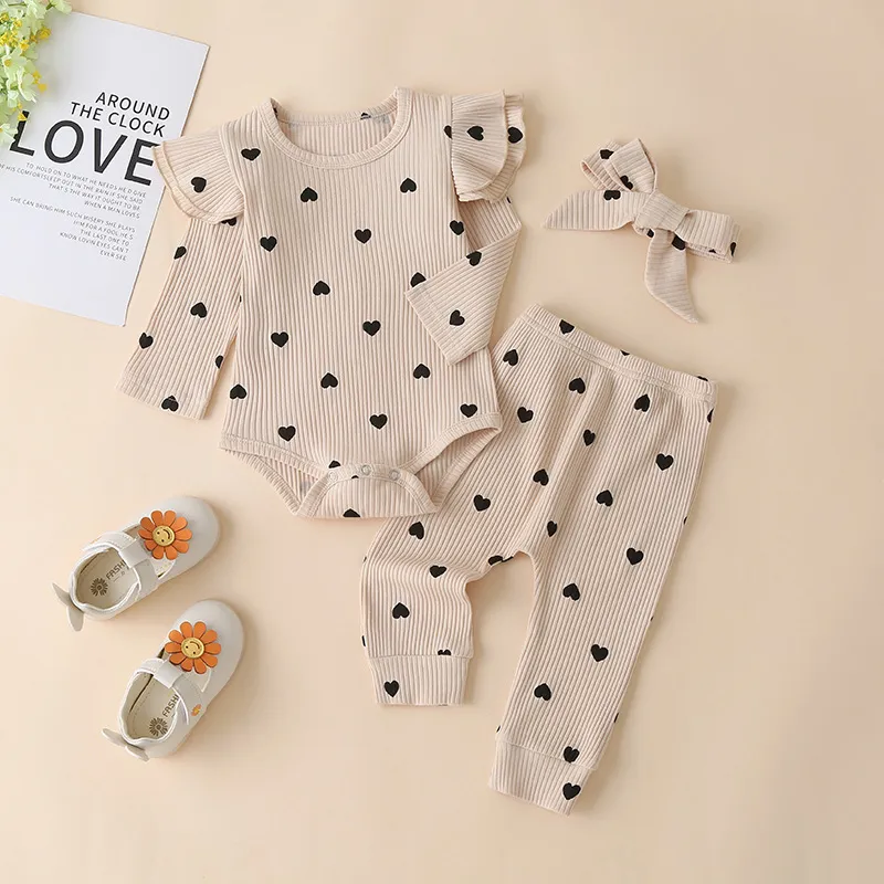 3st Baby Girl Outfit Set Born Toddler Girls Clothes Ruffle Heart Print Long Sleeve Romper Bodysuit Pantsheadband Spädbarn 220607