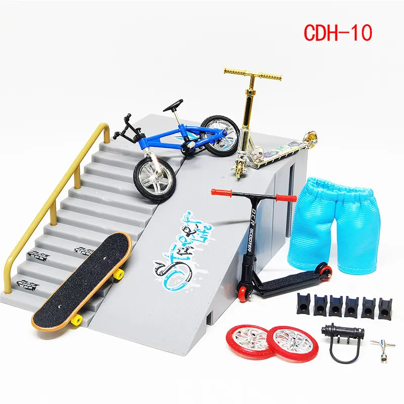 Mini Finger Skateboards Skate Ramp Parts Set Toy Finger Bike Bicycle Fingers Scooter Two Wheel Scooter Board Skate Park Toys 220625766608