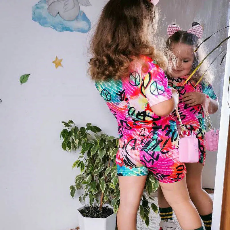 Set di abbigliamento estivo neonata Top a maniche corte Pantaloncini color arcobaleno Abbigliamento casual bambini Ragazze bambini 2 pezzi Abiti 8Y 220714