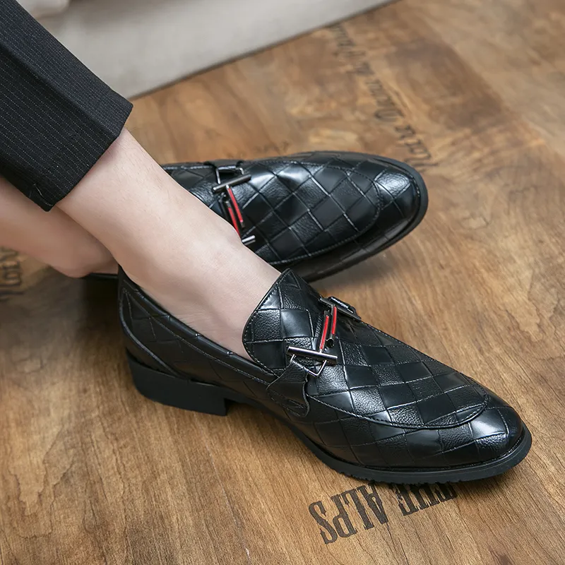 Loafers Erkek Ayakkabı Pu Deri Düşük Topuk Düz Renk Klasik Çok Yönlü Moda Dokuma Doku Retro Metal Toka İş Gündelik Elbise Ayakkabı Hm386