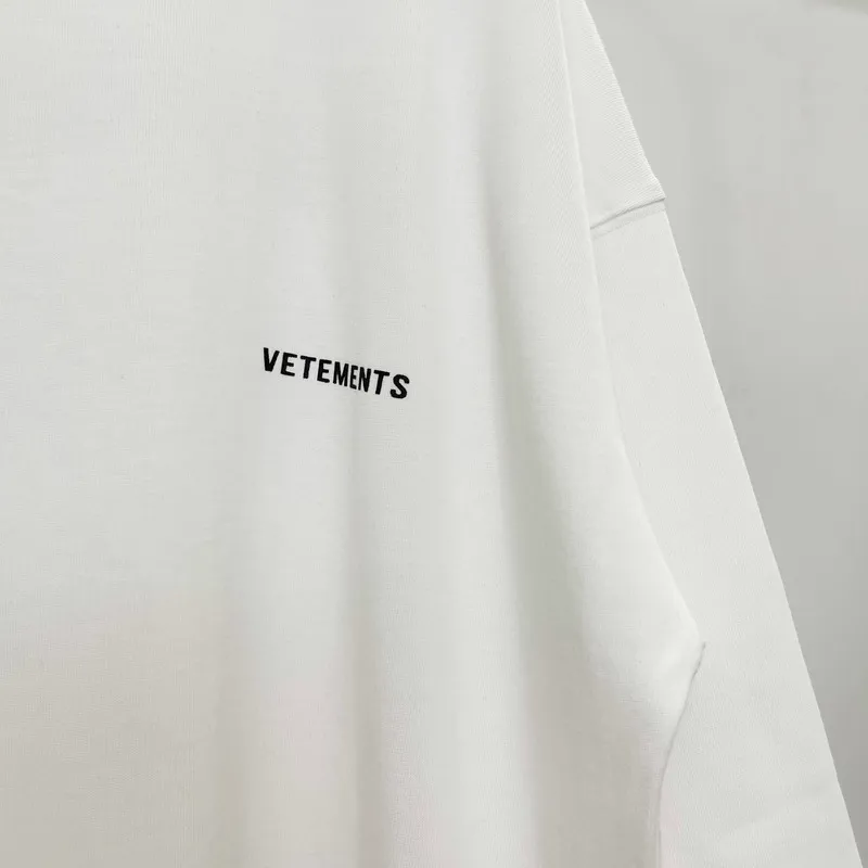 Dicker Stoff VETEMENTS T-Shirt Männer Frauen Übergroßer Kragen hinten Ton in Ton bestickter Buchstabe Big Red Track Vetements T-Shirt Tops 220623