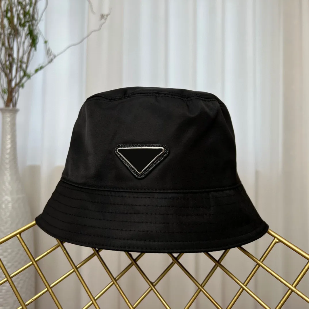 Cappelli da secchio di marca uomini Designer Designer Cappello da sole con lettera Triangle Sunbonnet Black Beach Casquette Viaggiarsi Sunhats2874