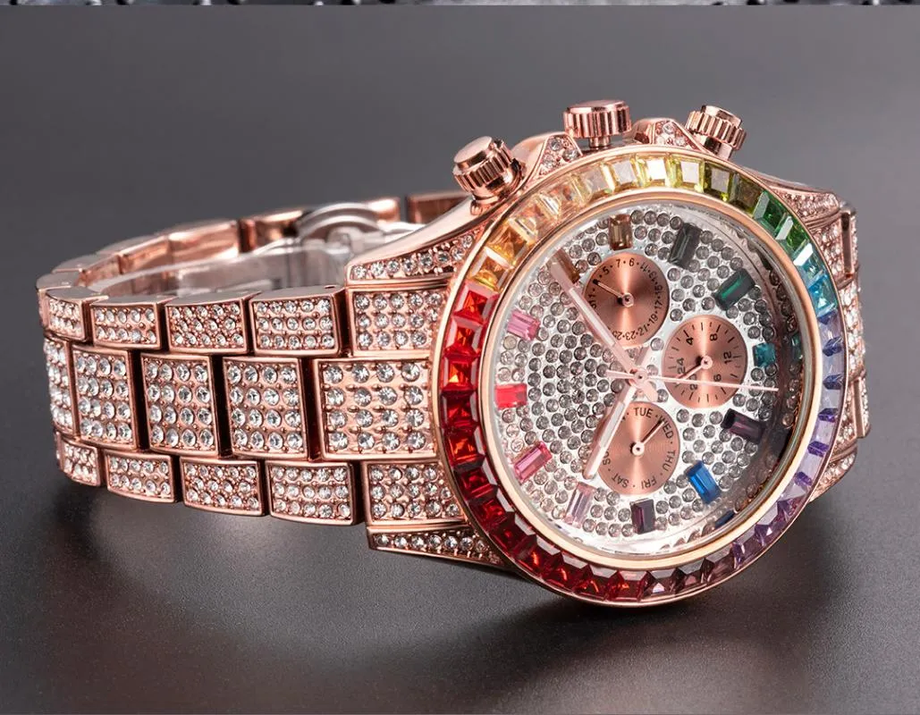 Armbanduhren Rose Gold Iced Out Männer Uhren Drei Augen Regenbogen Diamant Uhr Mann Leuchtende Runde Edelstahl Hiphop Armbanduhr M3182
