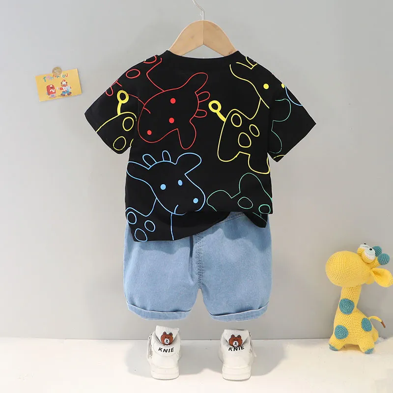 Summer Boy T Kläder sätter söt hjort bomullsmaterial baby dräkter högkvalitativa korta barn skjorta spädbarn 2 år gammal costom 220507