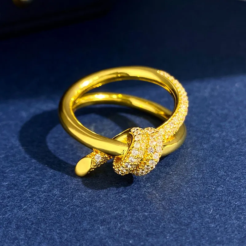 Neu kommen Edelstahl Rose Gold Liebe Doppel Knoten Ring für Frau Kristall Schmuck Ringe Männer Hochzeit Versprechen Ringe weibliche Frauen 2652