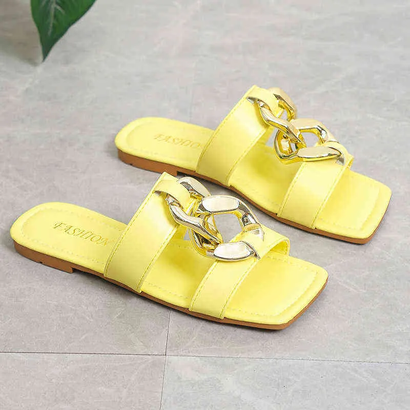 Kapcia 2022 Nowy styl do basenu luksusowe slajdy niskie kwadratowe palce nitów plażowe płaskie buty damskie sandały 220516