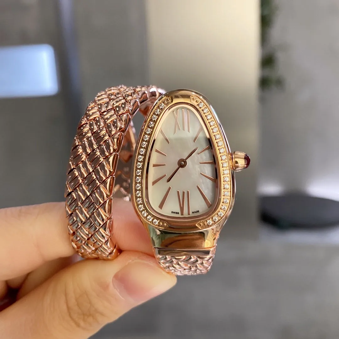 Montres de concepteur de luxe Regardez pour la femme Diamonds Serpentine Diamonds Mémoire interne Spring Material 303W