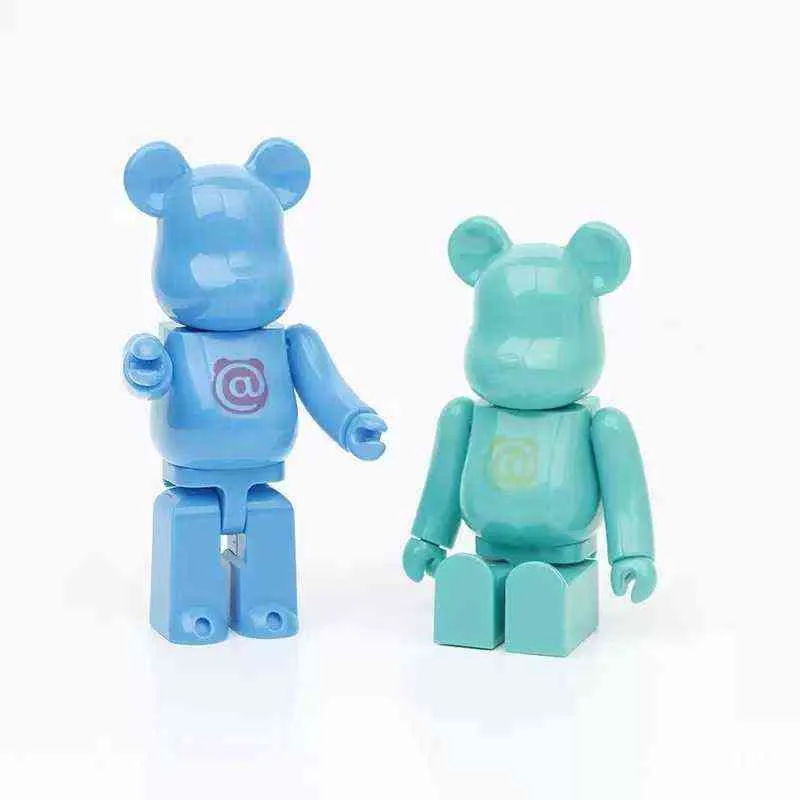 10 個ベアブリックアクションフィギュアクマ 11 センチメートル Bear@Brick PVC モデルフィギュア DIY ペイント人形子供のおもちゃ子供の誕生日プレゼント G220420