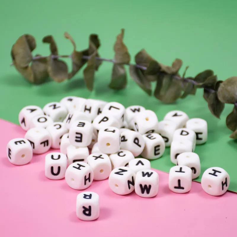 12 mm 's siliconen letters kralen Engelse alfabet babyt expel voor gepersonaliseerde naam diy fopspeen ketting clip speelgoed 220507