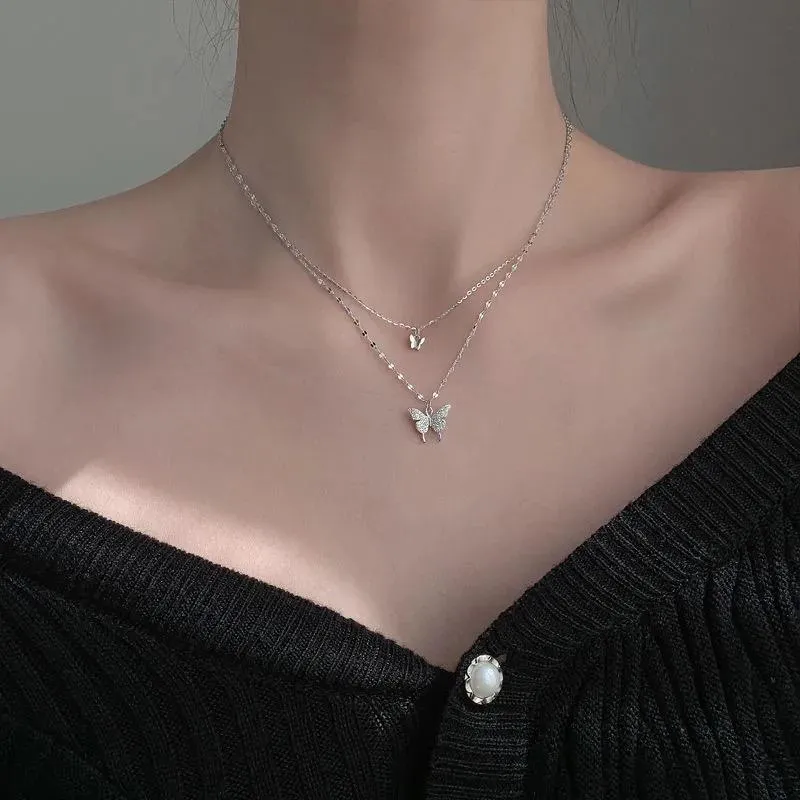 Collar de mariposa con incrustaciones de diamantes de doble capa Japón y Corea del Sur primavera y verano nuevo collar de moda femenino ins Corea cadena de clavícula de viento frío salvaje