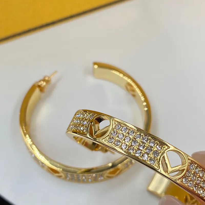 2 OPTIONALE BOLKORRINGEN SLILTER GOLD KIRKLIEBEN EARRINGEN FÜR Women Buchstaben Ohrring Luxurys Designer Hoop F Ohrring mit Box D243W