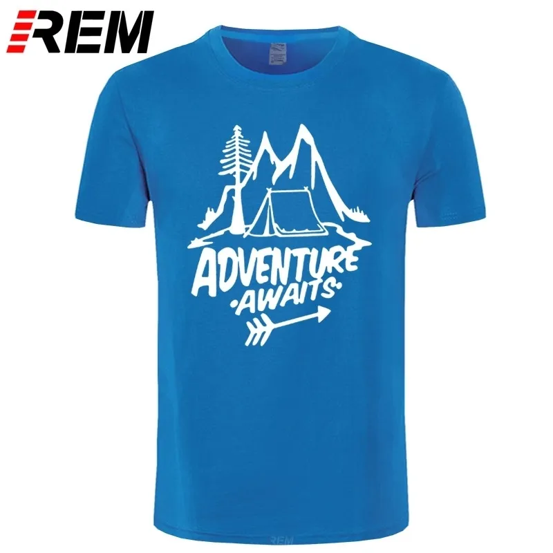 REM Adventure attend lettre T-shirt voyage, pin, montagnes, tente impression T-shirt qualité supérieure pur coton unisexe 220507