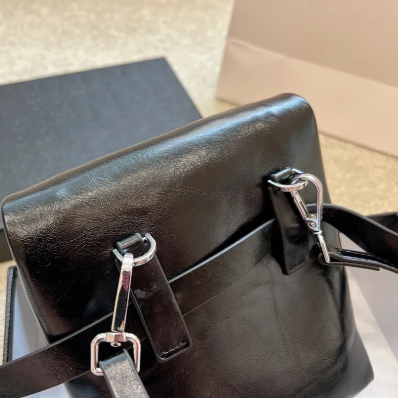 Üçgen Etiket P Tasarımcısı Küçük kova madeni para cant bel çantası bir oda crossbody çanta spor çantası göğüs çantası hobo haberci tote