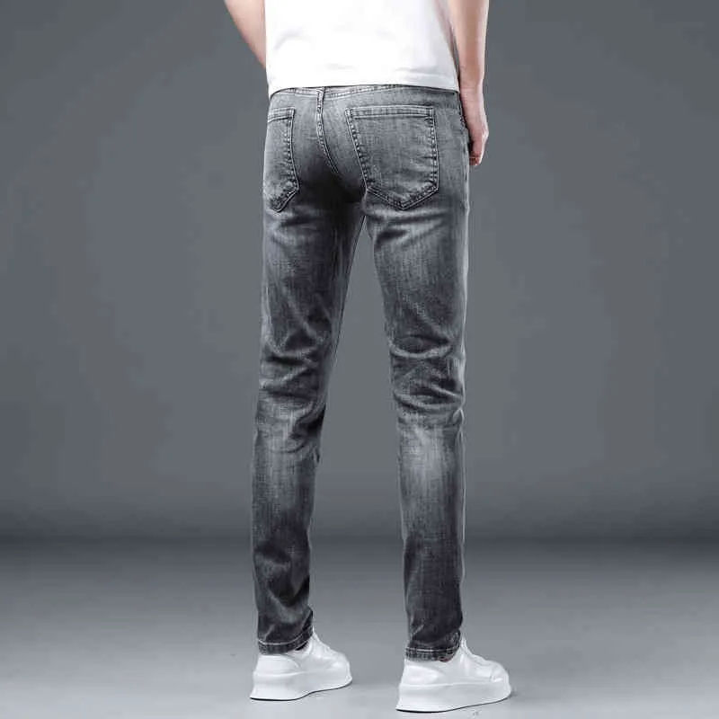 Style européen Plein Marque Jeans Pantalons Hommes Designer Slim Denim Pantalon Droit Pour Hommes Y220414314O