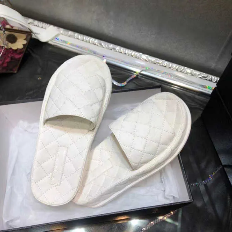 Clássico luxo paris novo moda novo estilo flip flops cor sólida praia bulking mulheres sandálias sapatos sola macio para viajar