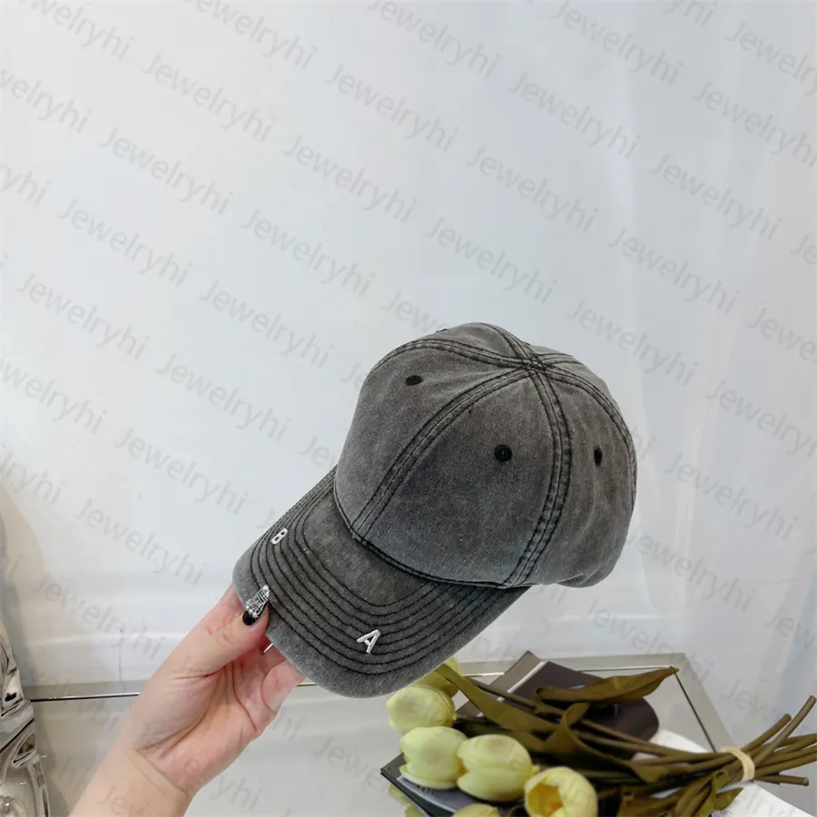 Diseñador Carta Gorras de bola Sombrero casual Lavado Denim Teñido Sombreros Amor Diseño Cúpula para hombre Mujer Rosa y gris Buena calidad241q
