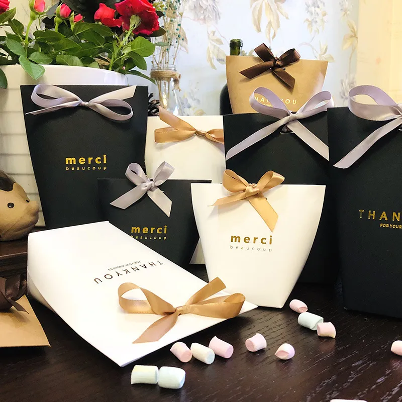 White Kraft Black Paper "Merci" Candy Box French Thank You Wedding Favors Bags Gift Box Package Birthday Party Decoration CX220423