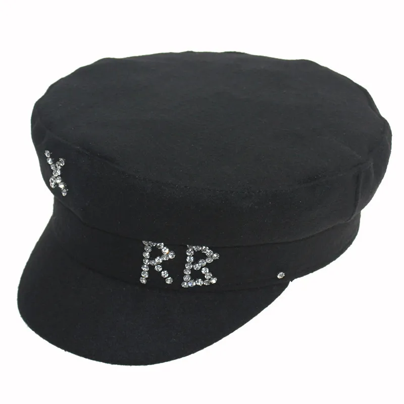 Einfache RB Hut Frauen Männer Street Fashion Stil sboy Hüte Schwarze Baskenmützen Flache Top Caps Männer Drop Schiff Kappe 220511191t