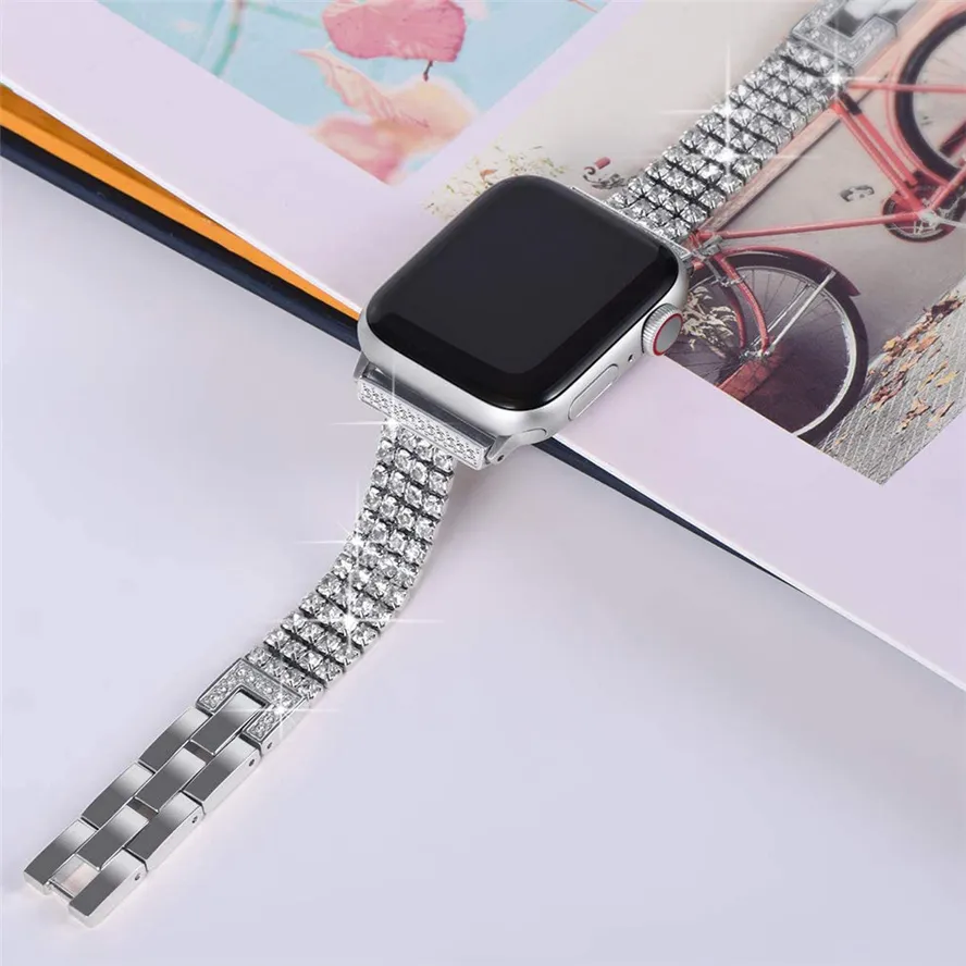 Bracelet de montre Bracelets Alliage Bijoux Diamant Chaîne Bracelet Lien Bracelet Foret Métal pour Apple Watch Série 7 6 5 4 Taille 42 44 45 38 40 41mm