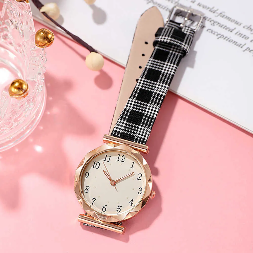 2022 NEW Women Watches Simple Vintage Small Watch Leather Strap Casual Sports Wrist Clock Dress Women's Watches