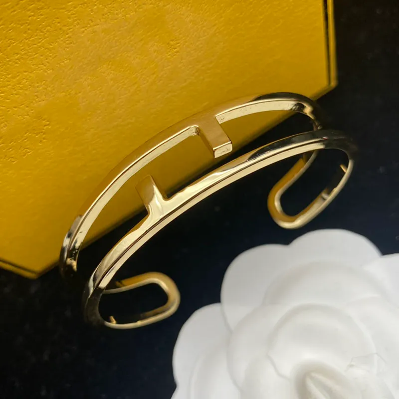 Simples designer mover pulseira ouro duro bangle clássico letra f pulseiras para mulheres moda charme jewlery brincos colar 220708282t