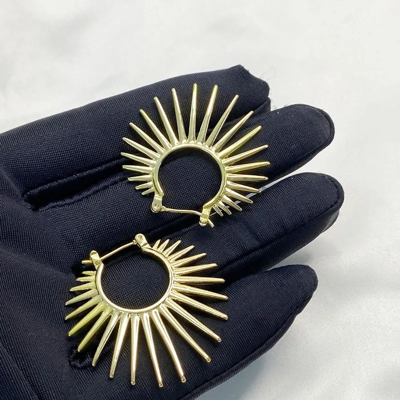 Hoop Huggie Spike Sun Ohrringe für Frauen Gold Linie Geometrische einzigartige kühle Schmuck Streetwear Schmuck 297u
