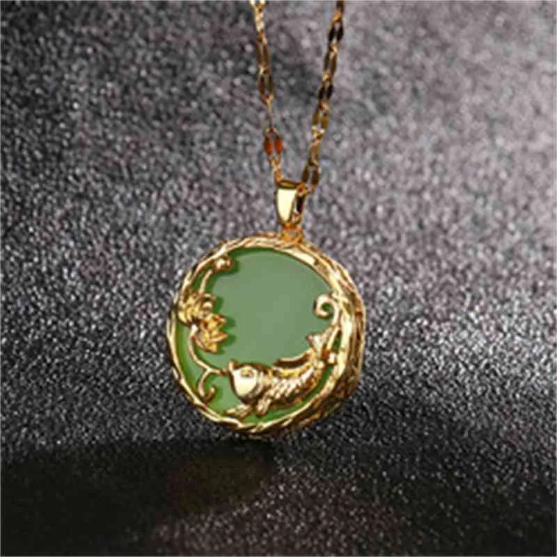 Chine Style Round 18K Gold Titanium Steel Lucky Fish Natural Jade Necklace for Friends235R