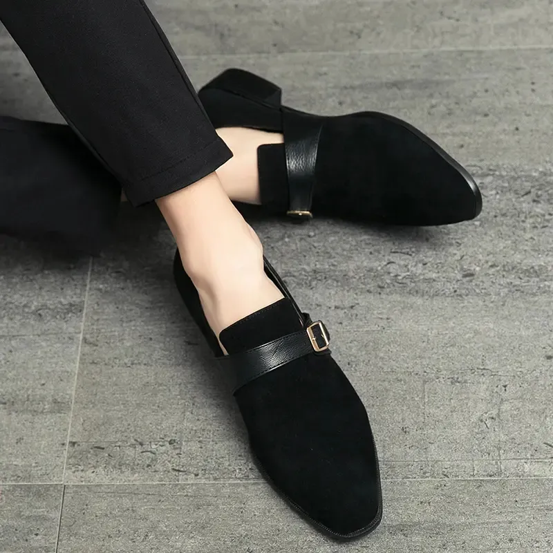 Loafers Mannen Schoenen Faux Suede Effen Kleur Casual Mode Puntschoen Alledaagse Straat Klassieke Gesp Comfortabele Platte Erwten Schoenen DH936