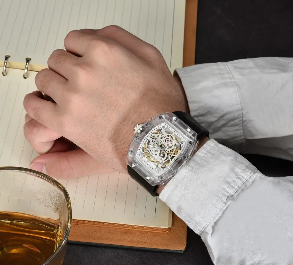 Nowy zegarek AAA W pełni automatyczny mechaniczny mechaniczny 8009 Marka na rękę na rękę gumowe paski biznesowe sportowe przezroczyste zegarek importowany 212B
