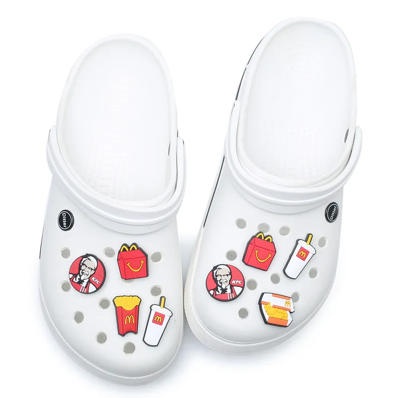 vendita del prodottogioco in PVC ciondoli scarpe accessori scarpe decorazione scarpe Croc JIBZ braccialetti bambini festa di Natale 220713