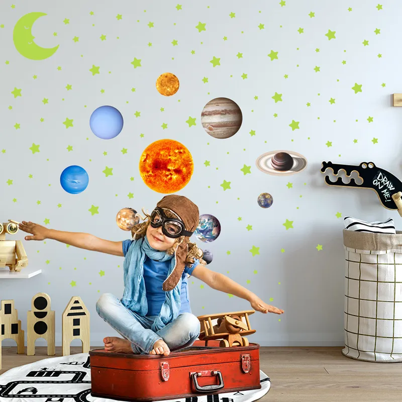 Zollor 525st Boxpacked Luminous Nine Planets Wall Sticker Bedroom Living Room Fluorescence Star Moon Dekorativa klistermärken 220727