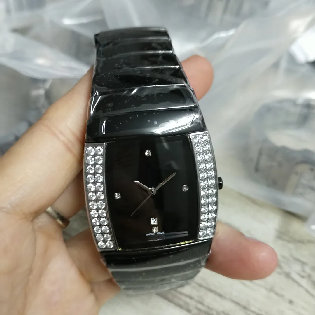 새로운 패션 블랙 세라믹 시계 판매 여성 쿼츠 운동 시계를위한 고급 시계 여성 손목 시계 RD262830