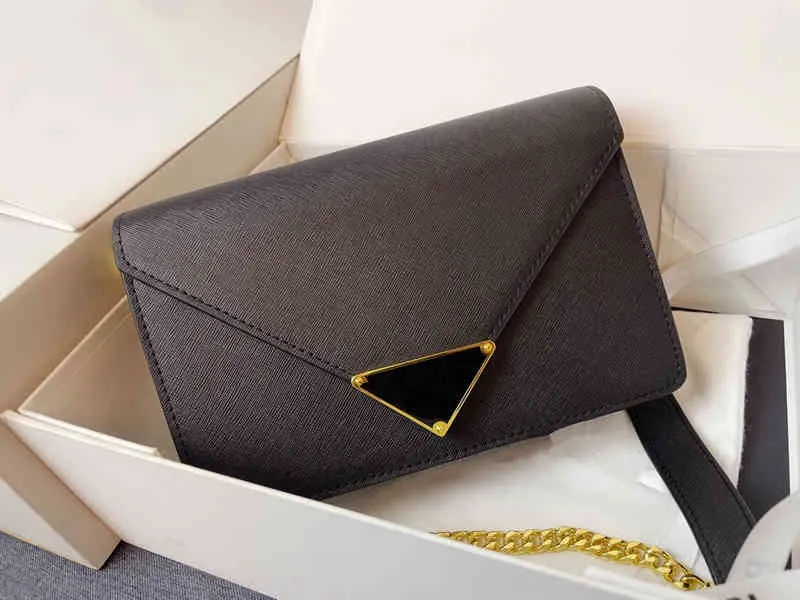 bolsa feminina de couro 2022 novo envelope de flap triangular versátil um ombro mensageiro saco pequeno quadrado