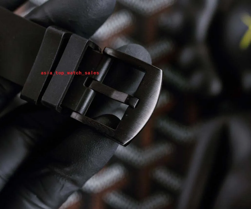 クラシックスタイルの男性腕時計45mmブラックダイヤン日本クォーツクロノグラフ洗練されたスチールケースプレミアムラバーストラップ高品質8111-197f