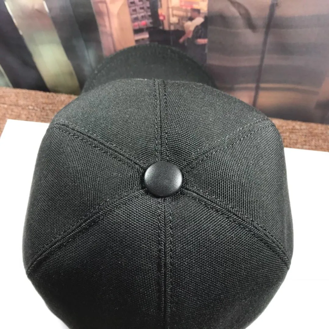 Berretto di tela di alta qualità Uomo Donna Cappelli Sport all'aria aperta Cappello con cinturino il tempo libero Cappello da sole in stile europeo Berretti da baseball con scatola252p