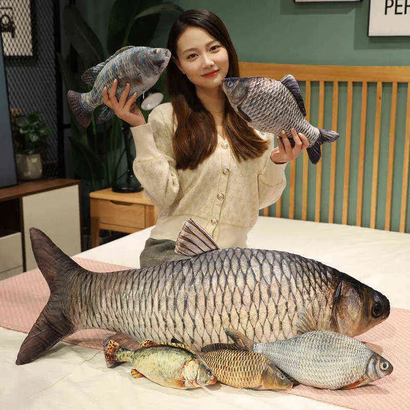 CM Simulation Fish Plush Toys Realistic Tilapia Karp Brasem Cushion fylld mjuk säng baksida kreativ dekor gåva J220704